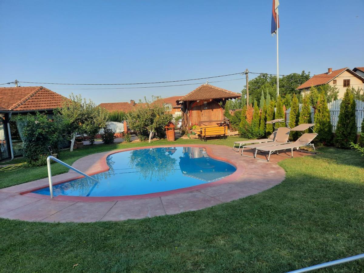 Guest House Rose Smederevska Palanka Exterior photo