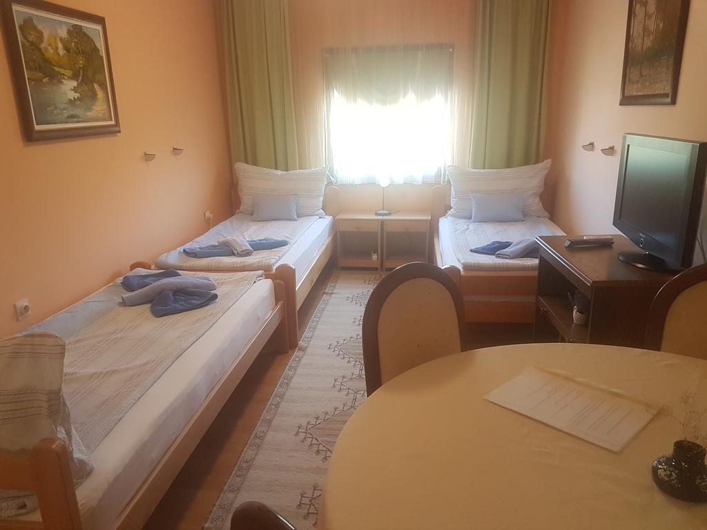 Guest House Rose Smederevska Palanka Exterior photo